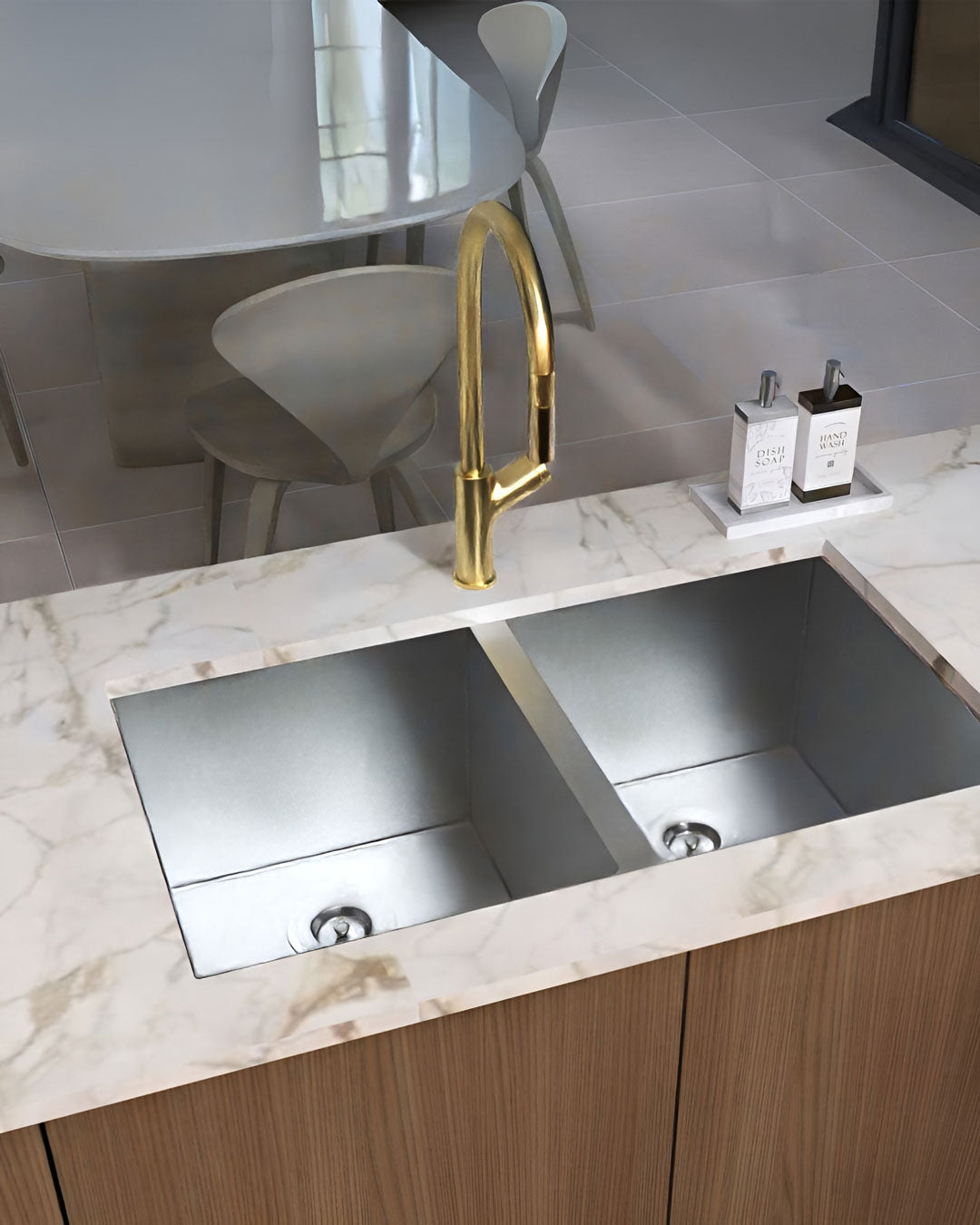 DAX Single Handle Pull Out Kitchen Faucet (DAX-8020011)