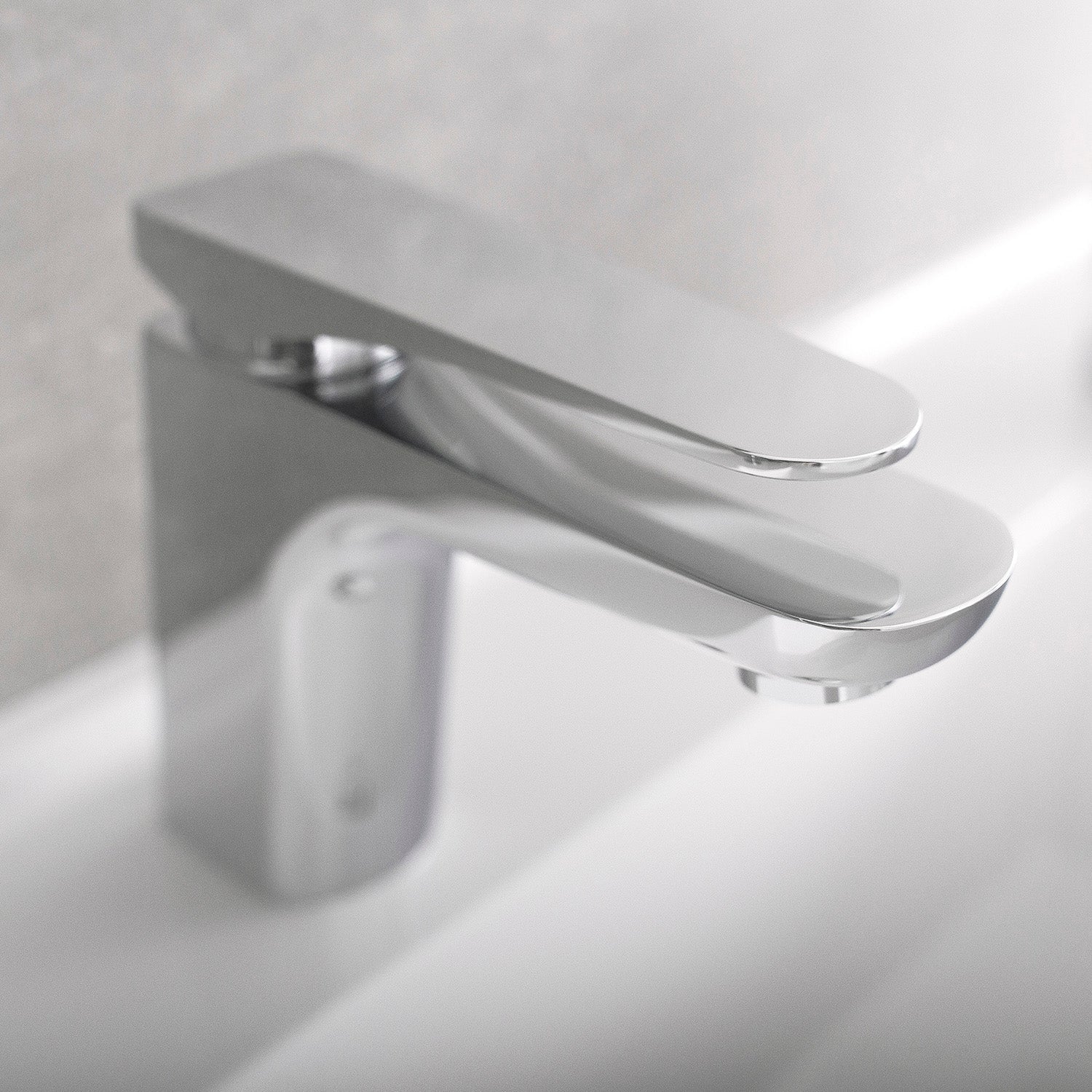 DAX Single Handle Bathroom Faucet, Brass Body, 6-7/8 x 5-5/16 Inches (DAX-805A)