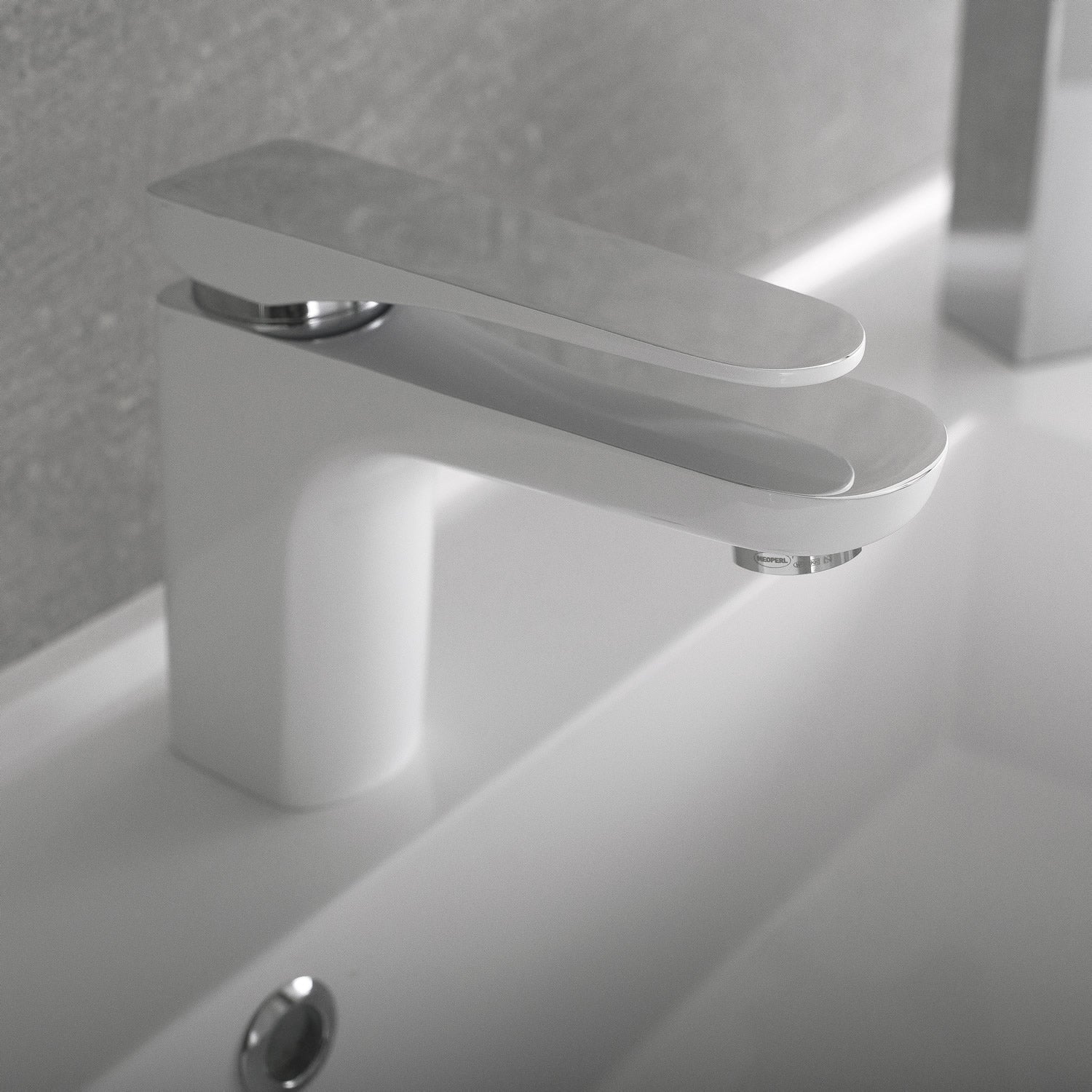 DAX Single Handle Bathroom Faucet, Brass Body, 6-7/8 x 5-5/16 Inches (DAX-805A)