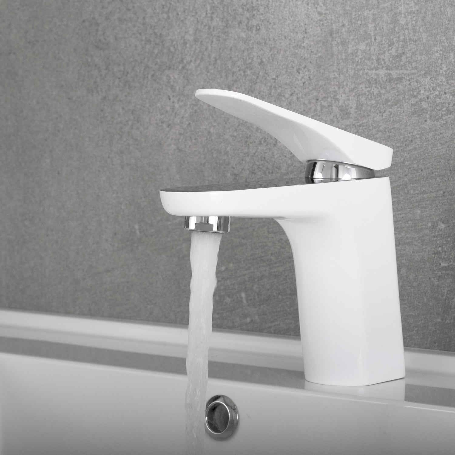 DAX Single Handle Bathroom Faucet, Brass Body, 6-7/8 x 5-5/16 Inches (DAX-805A)