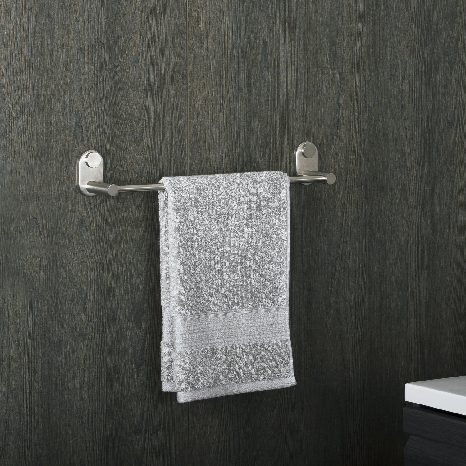 Toallero individual DAX, montaje en pared, acero inoxidable, acabado pulido, 18 x 2-3/4 x 3-1/8 pulgadas (DAX-G0203-P-18)