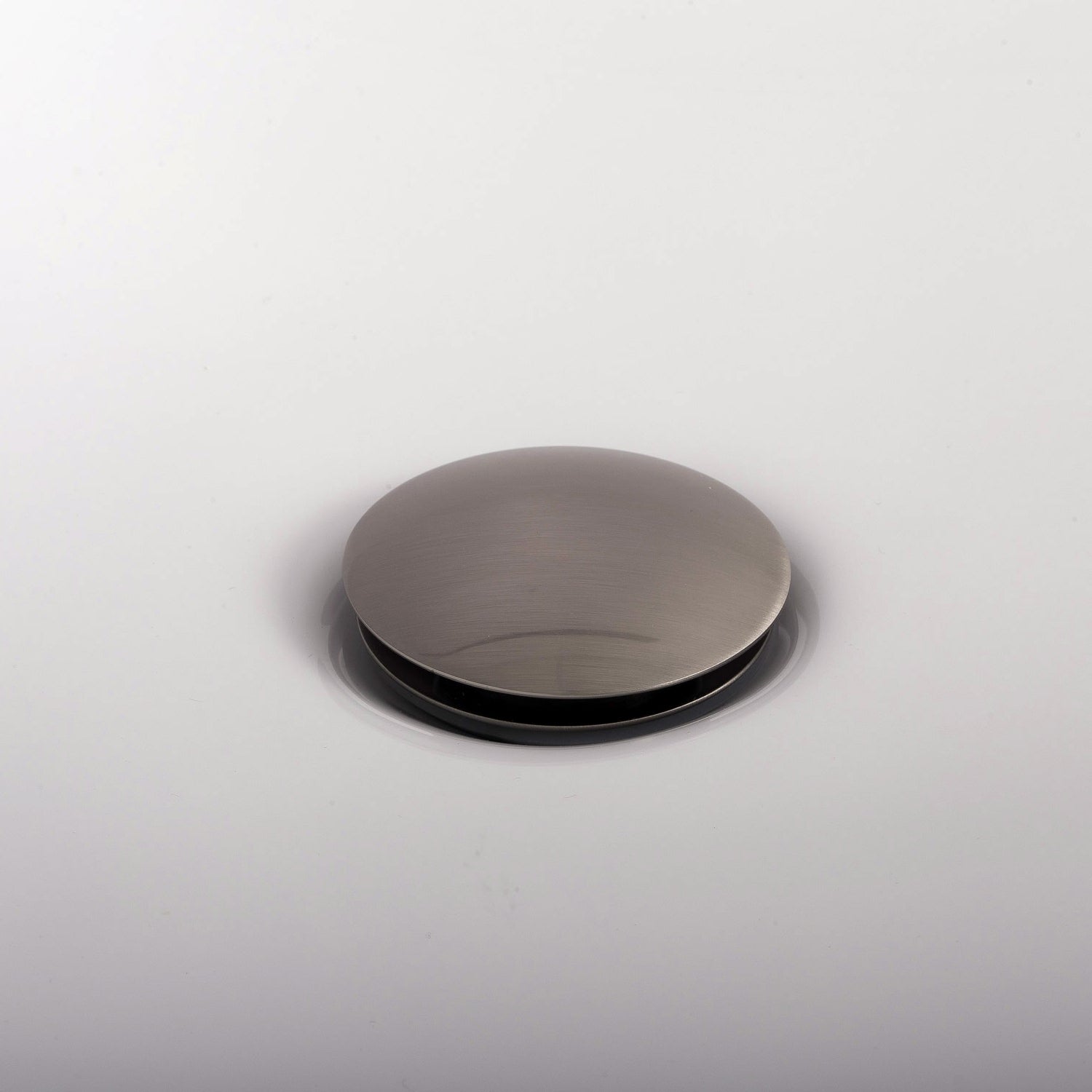 DAX Round Vanity Sink Pop up Drain, Brass Body, 2-5/8 x 8-5/8 Inches (DAX-82006)