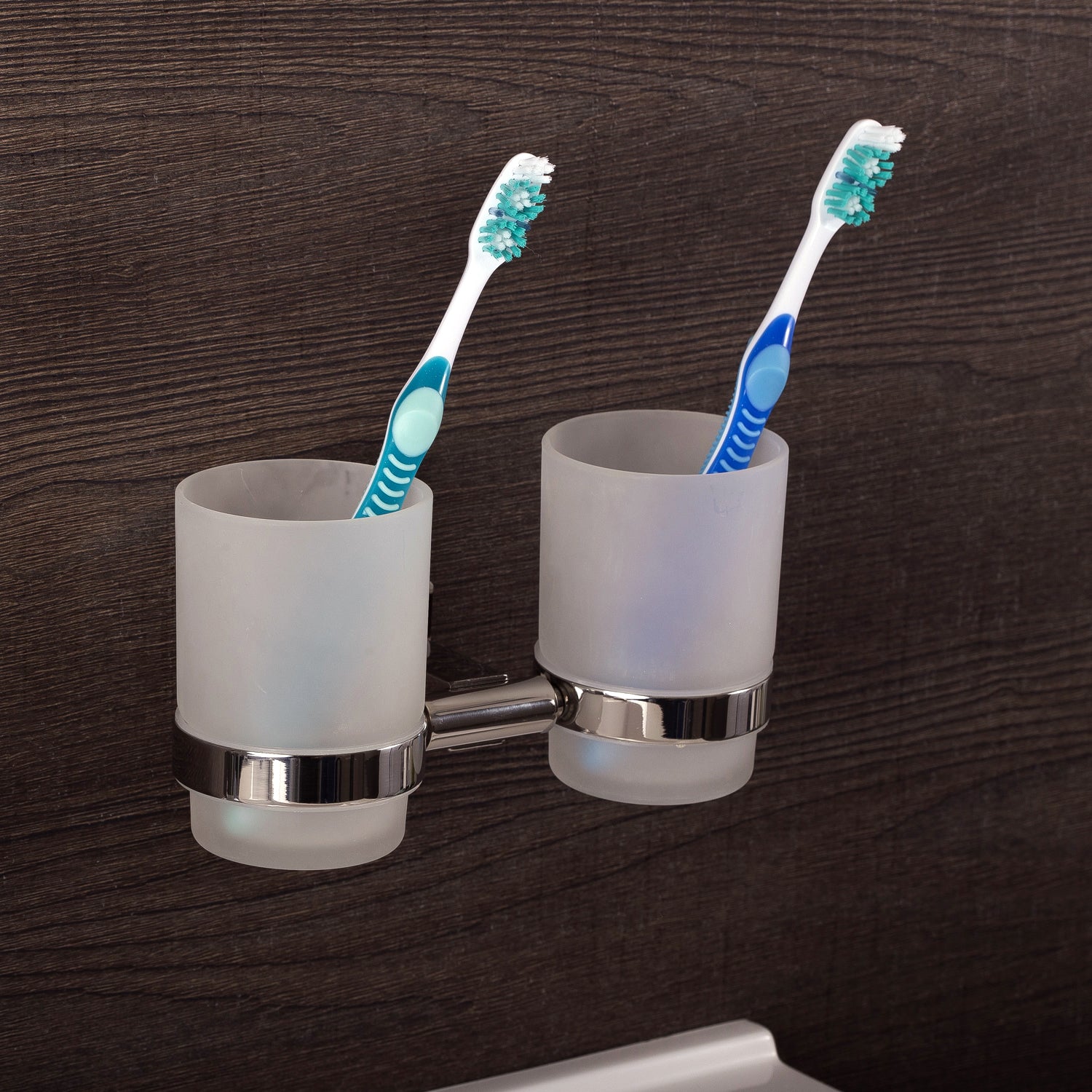 DAX - Soporte para cepillo de dientes de doble vaso para baño, acero inoxidable con vaso de vidrio, acabado satinado, 7-1/16 x 3-3/4 x 3-3/4 pulgadas (DAX-G0114-S)