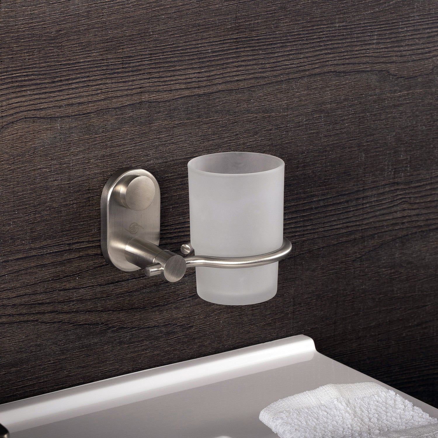 DAX - Soporte para cepillo de dientes de vaso individual para baño, acero inoxidable con vaso de vidrio, acabado pulido, 4-5/16 x 3-3/4 x 4-1/8 pulgadas (DAX-G0206-P)