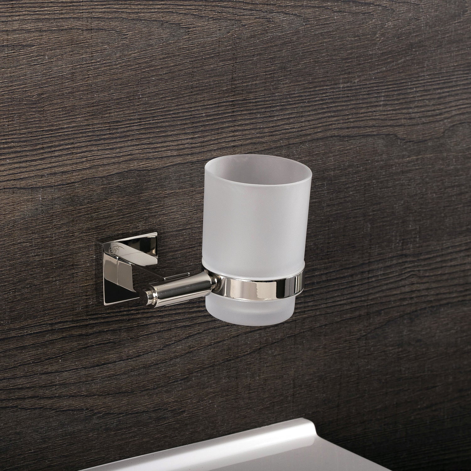 DAX - Soporte para cepillo de dientes de vaso individual para baño, montaje en pared de acero inoxidable con vaso de vidrio, acabado satinado, 3-3/4 x 3-3/4 x 4-1/2 pulgadas (DAX-G0106-S)