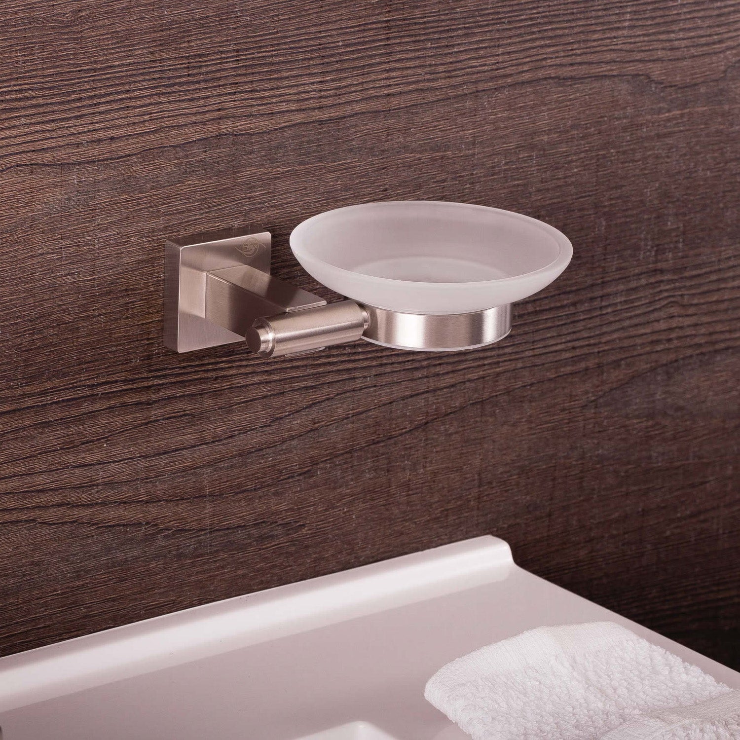 DAX Jabonera de acero inoxidable, montaje en pared con bandeja de vidrio, acabado pulido, 5-7/16 x 1-7/8 x 4-3/4 pulgadas (DAX-G0105-P)