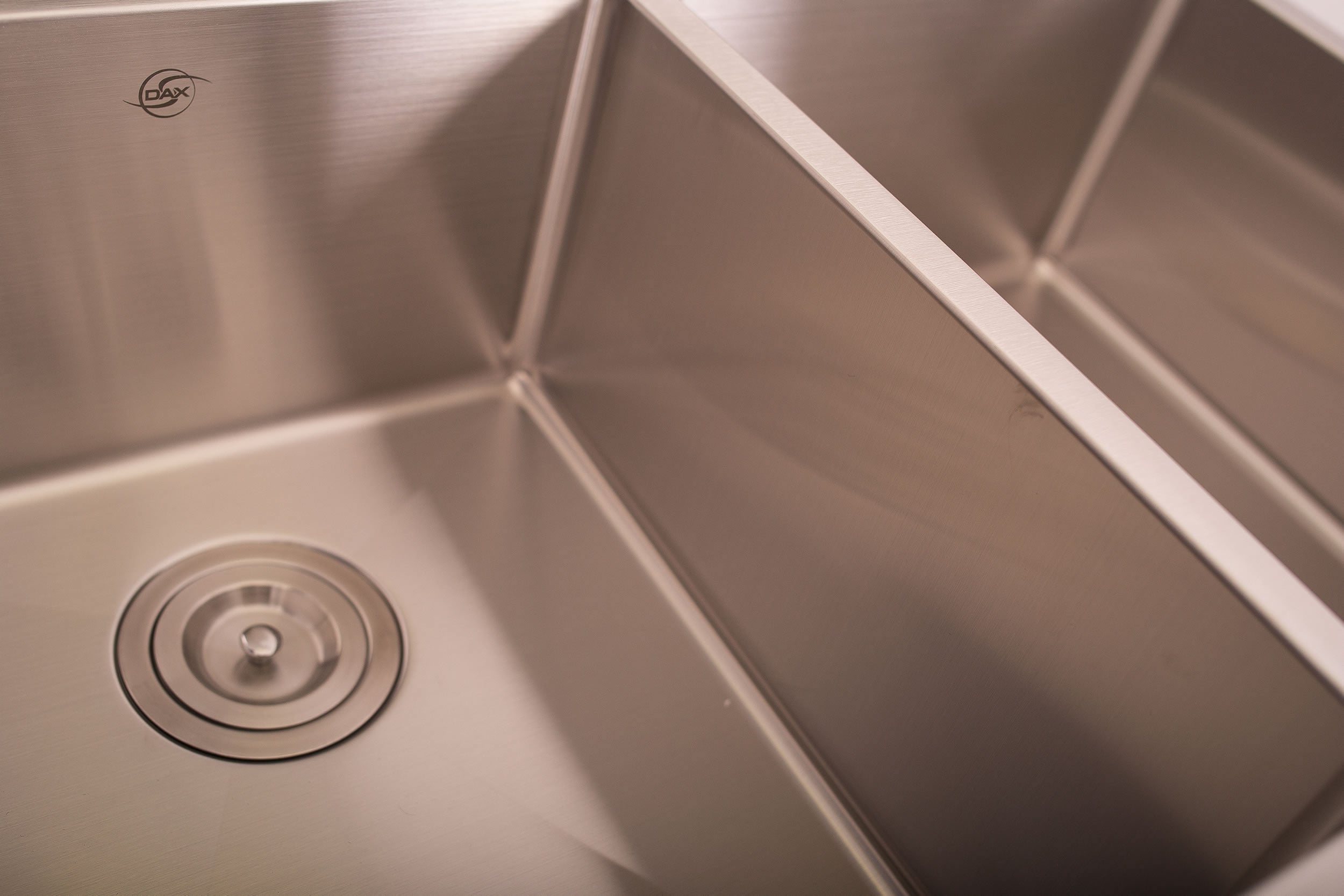 DAX Double Bowl Undermount Kitchen Sink, 18 Gauge Stainless Steel, Brushed Finish , 32 x 19 x 9 Inches (DAX-3118B-X)