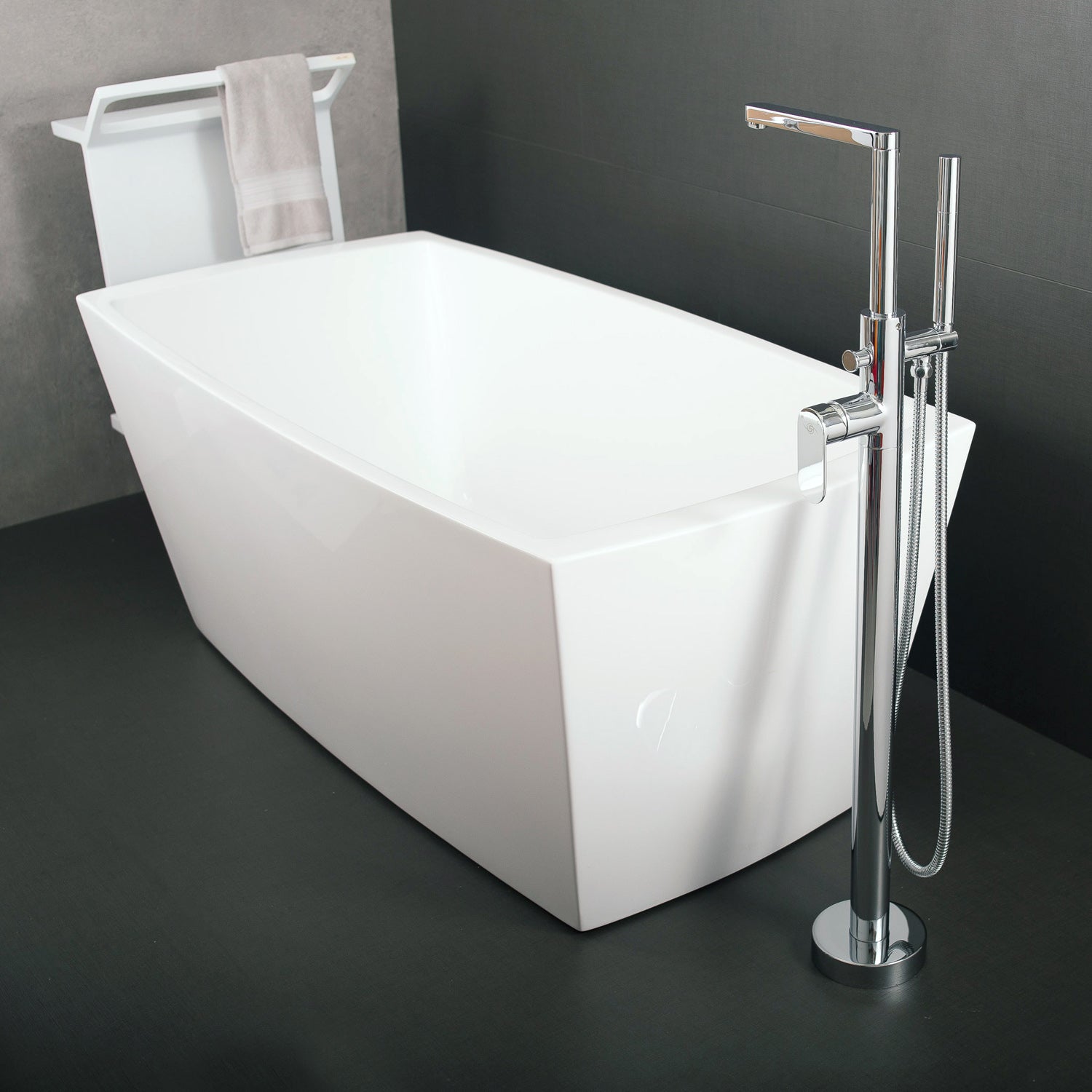 DAX Independiente Hot Tub Filler con ducha de mano y pico cuadrado, cuerpo de acero inoxidable, acabado cromado, 40-1/2 x 8-1/2 pulgadas (DAX-808-CR)