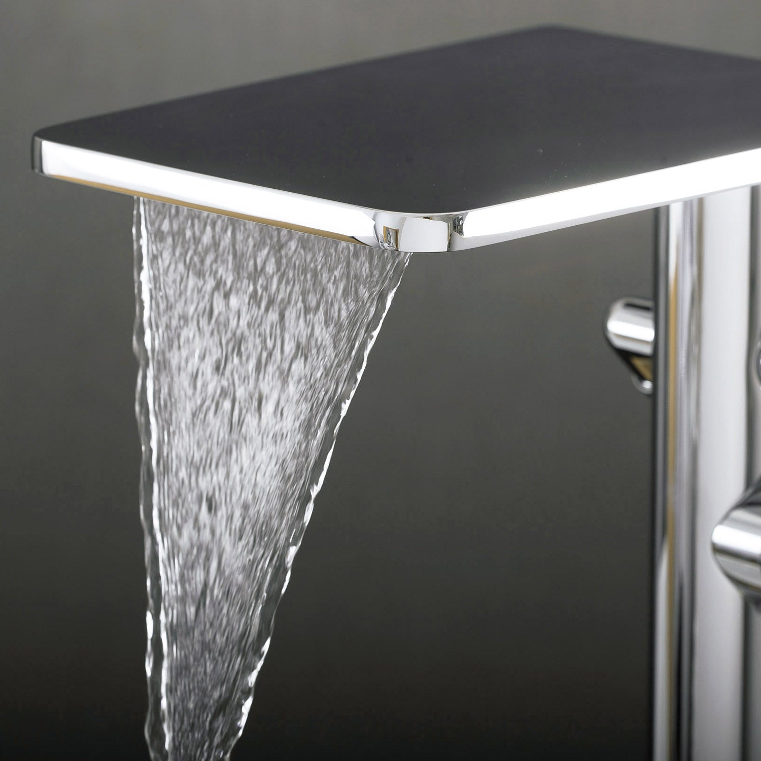 DAX Independiente Hot Tub Filler con ducha de mano y boquilla de cascada, cuerpo de latón, acabado cromado, 7-7/8 x 36-1/8 pulgadas (DAX-8180)