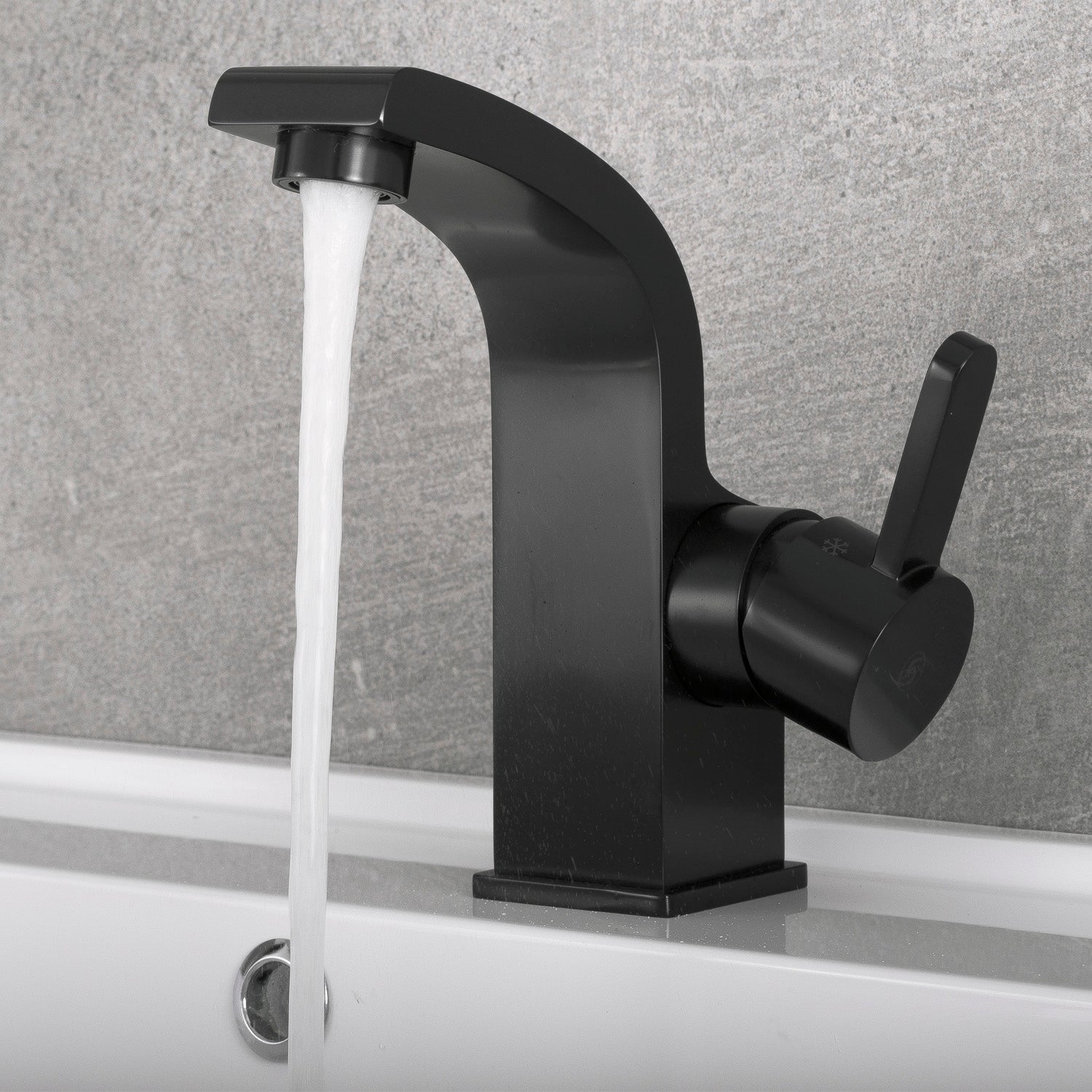 Grifo monomando para baño DAX, cuerpo de latón, acabado negro mate, 3-15/16 x 5-15/16 pulgadas (DAX-8260-BL)