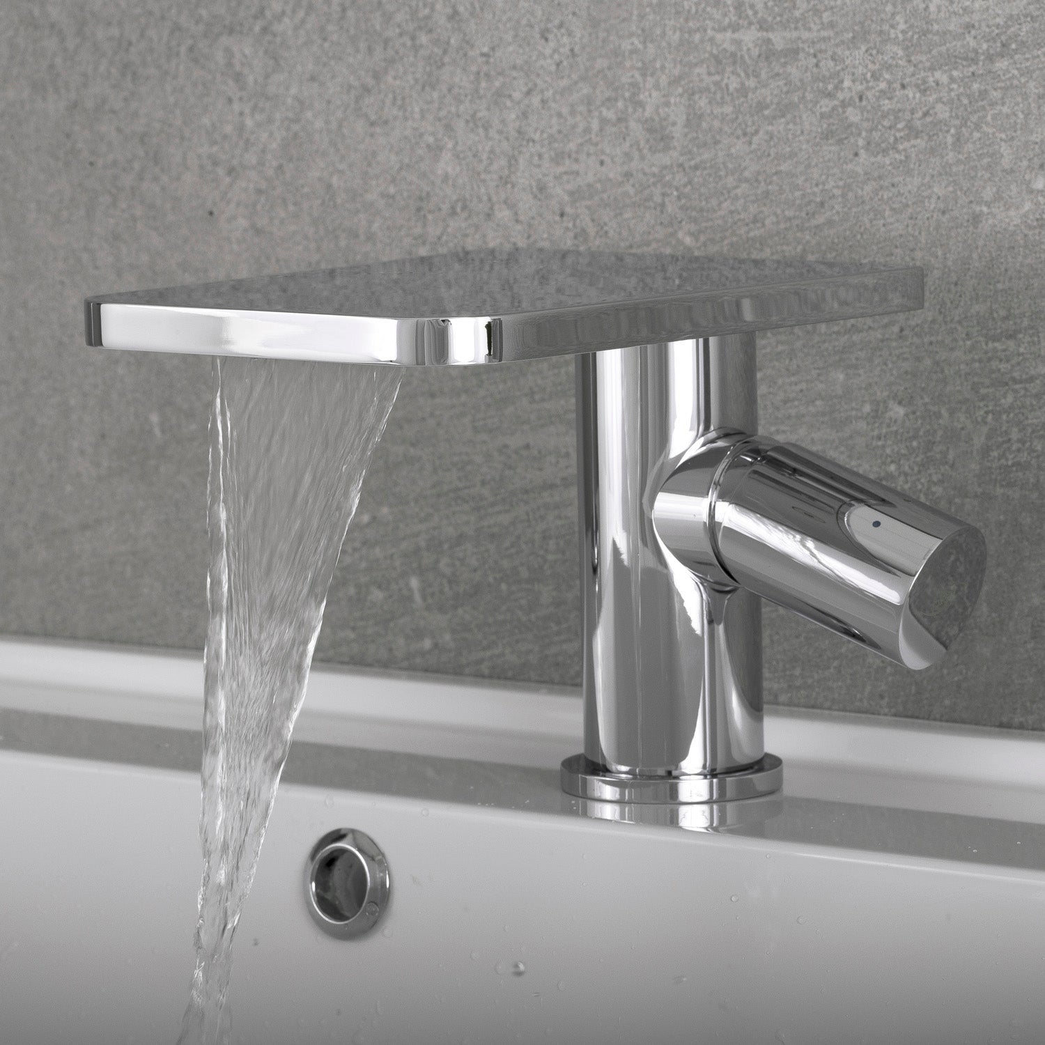 DAX llave monomando para baño con cascada, cuerpo de latón, acabado cromado, 5-5/16 x 4-5/16 pulgadas (DAX-9888)