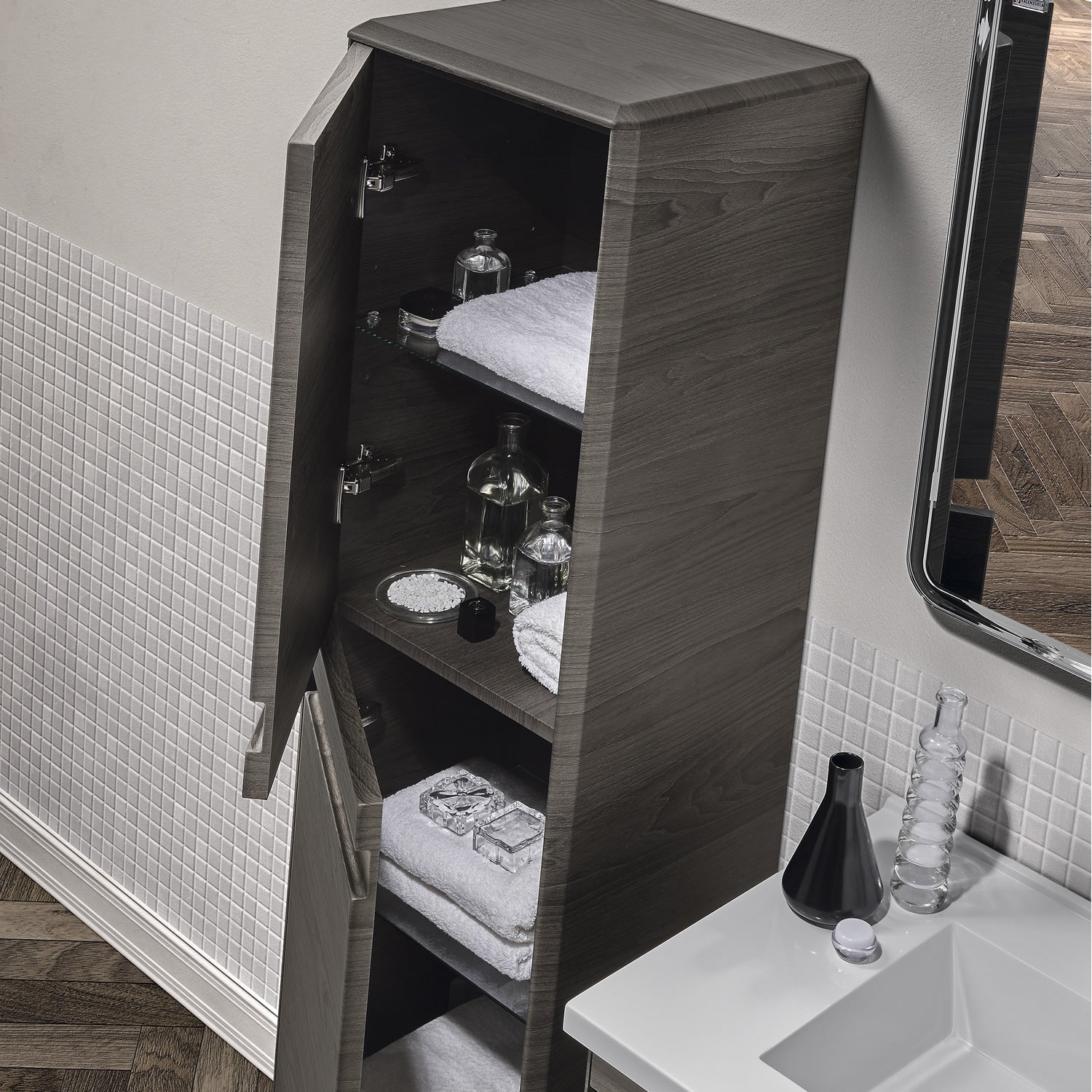 Mueble Lateral Pequeño 16", Montaje a Pared, 1 Puerta con Cierre Suave y Apertura a la Derecha, Nogal, Serie Barcelona de VALENZUELA