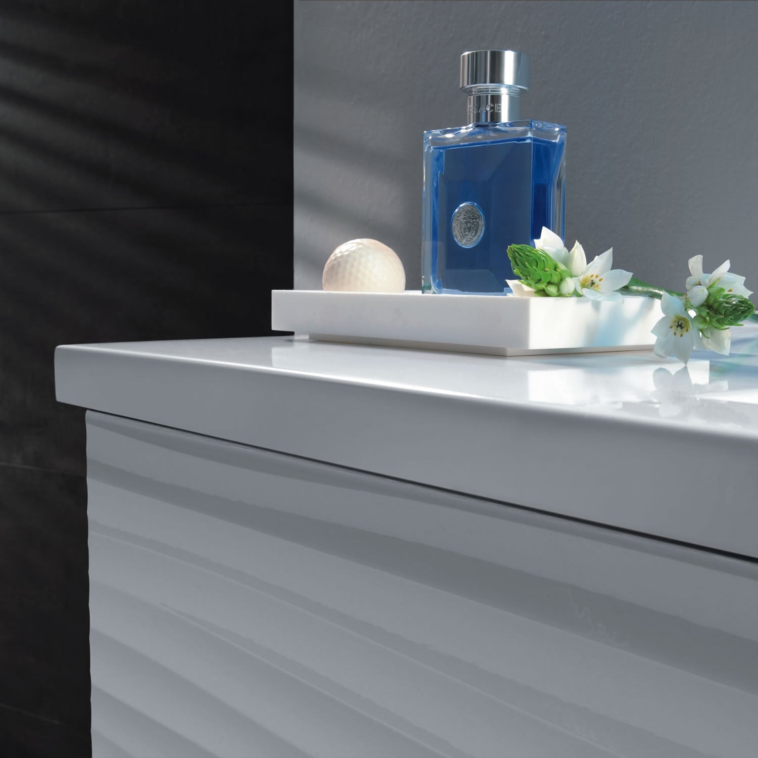 Single Vanity, Floor Mount, 3 Drawers with Soft Close, Serie Dune by VALENZUELA