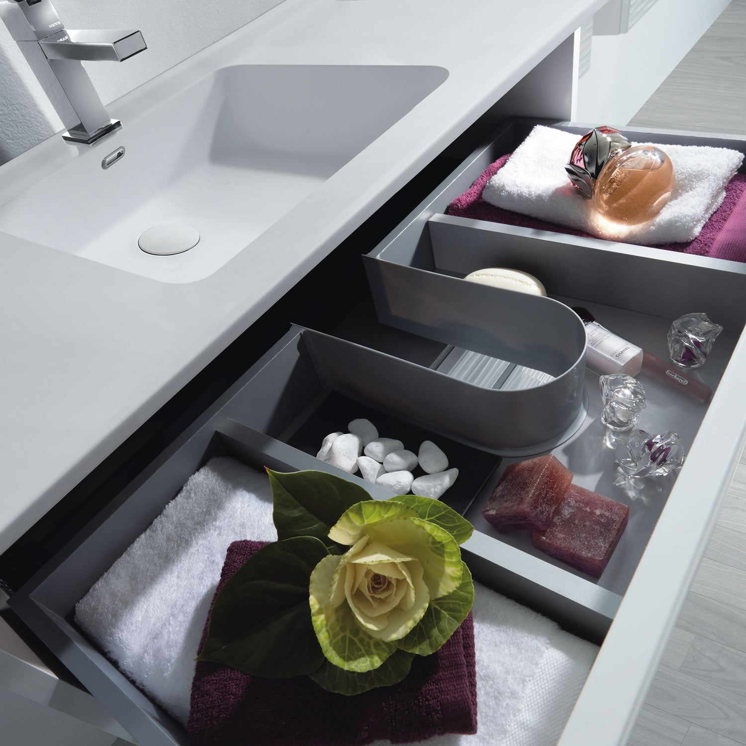 Single Vanity, Floor Mount, 3 Drawers with Soft Close, Serie Dune by VALENZUELA