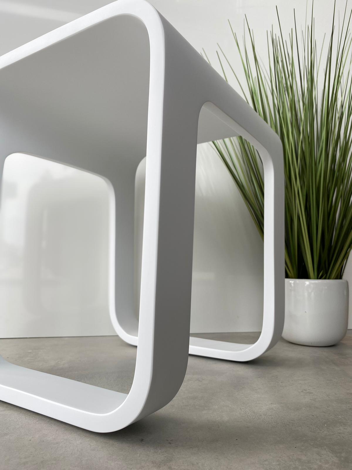Taburete de baño de superficie sólida DAX - Blanco mate (DAX-ST-03)