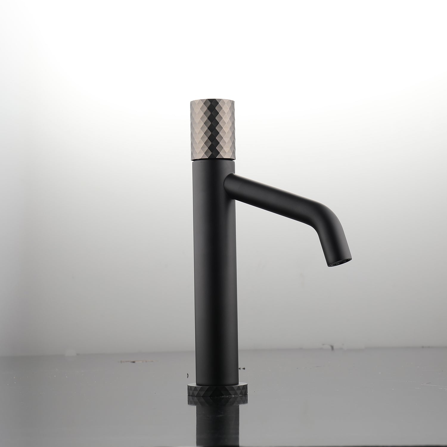 DAX Single Handle Bathroom Faucet (DAX-65130)