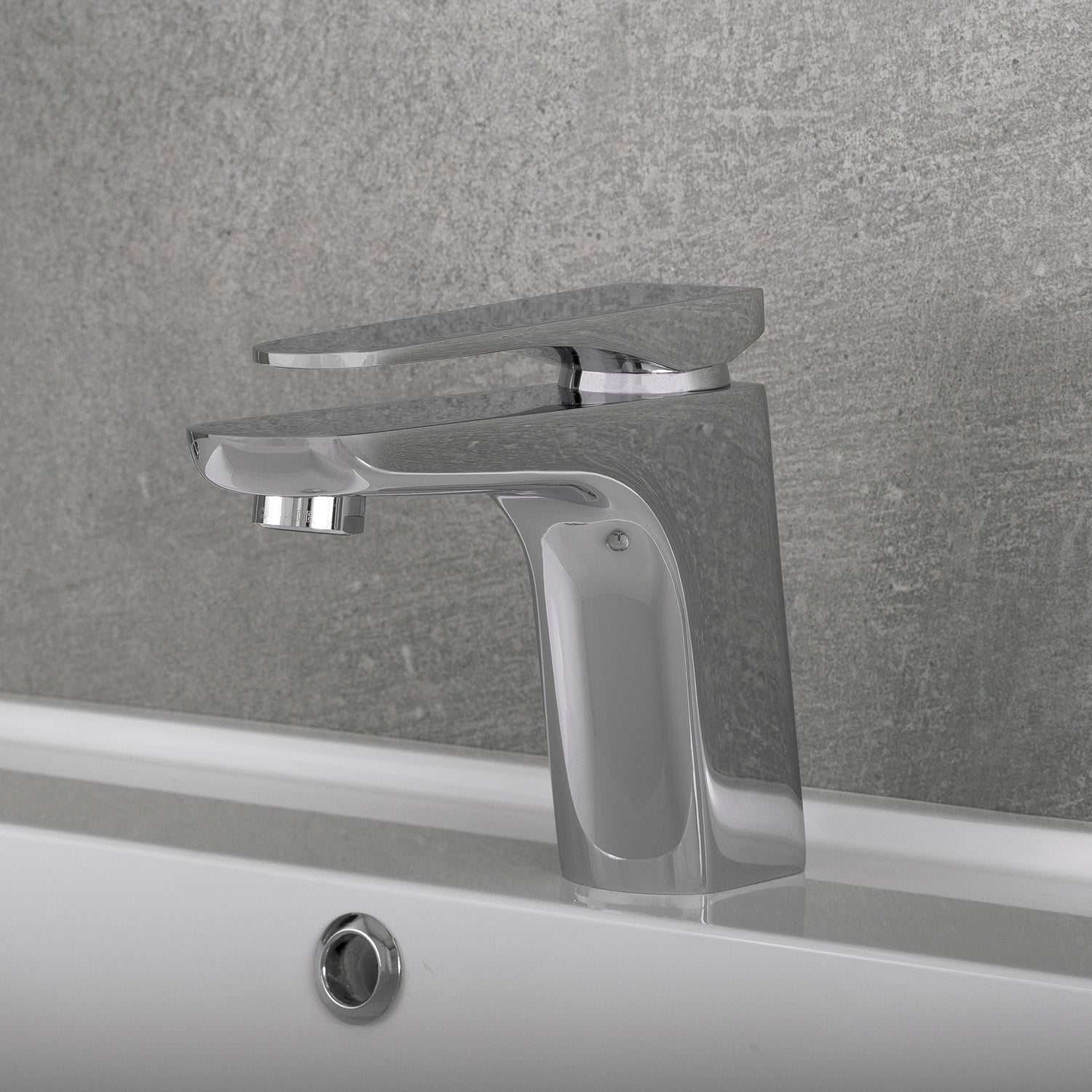 DAX Single Handle Bathroom Faucet, Brass Body, Chrome Finish, 6-7/8 x 5-5/16 Inches (DAX-805A-CR)