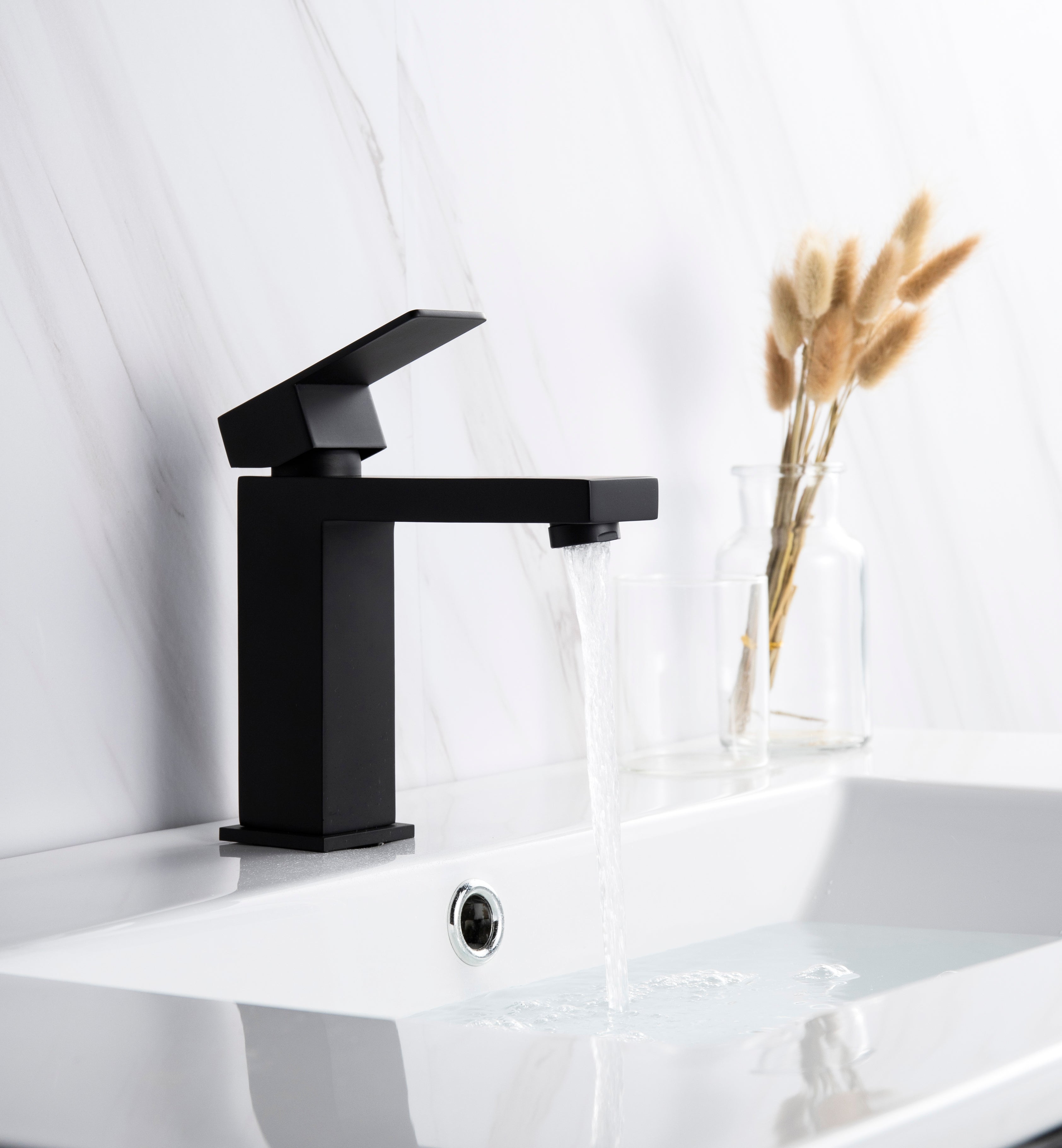 DAX Roma Single Handle Bathroom Faucet