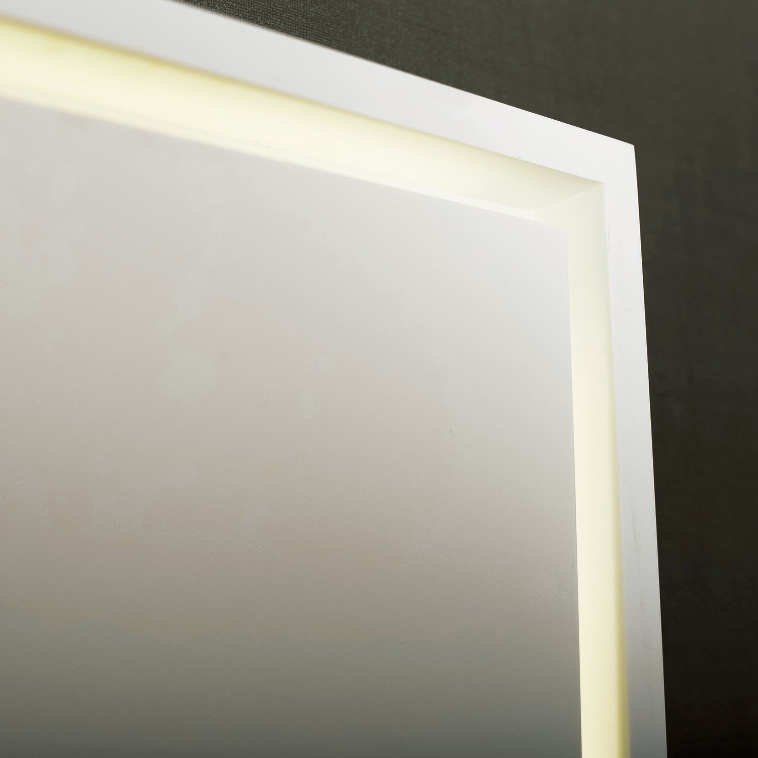 DAX Espejo de tocador de baño con retroiluminación LED rectangular de superficie sólida, montaje en pared, 46-7/16 x 23-2/3 x 1-3/8 pulgadas (DAX-AB-1570)