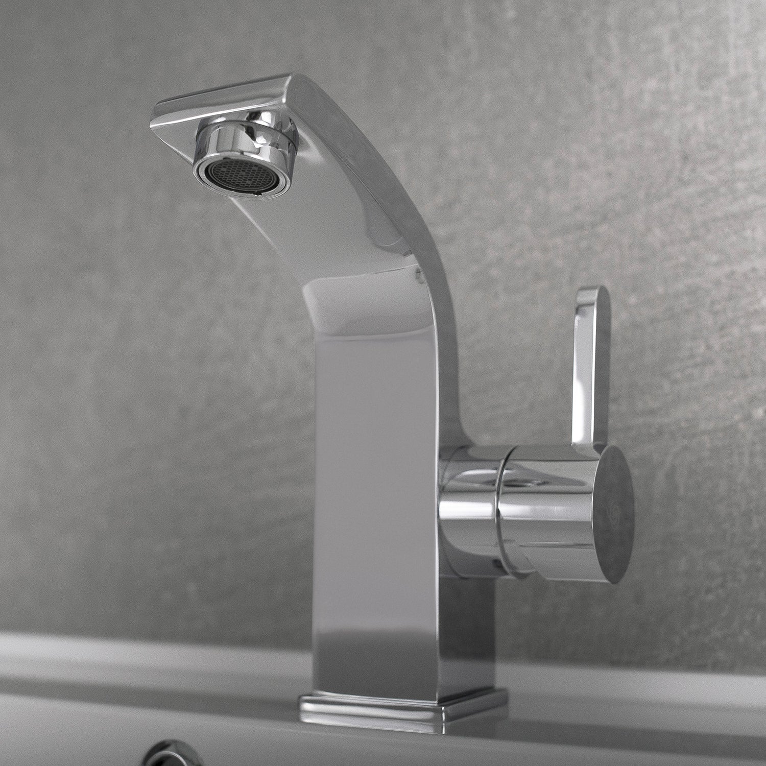 DAX Single Handle Bathroom Faucet, Brass Body, Chrome Finish, 3-15/16 x 5-15/16 Inches (DAX-8260-CR)