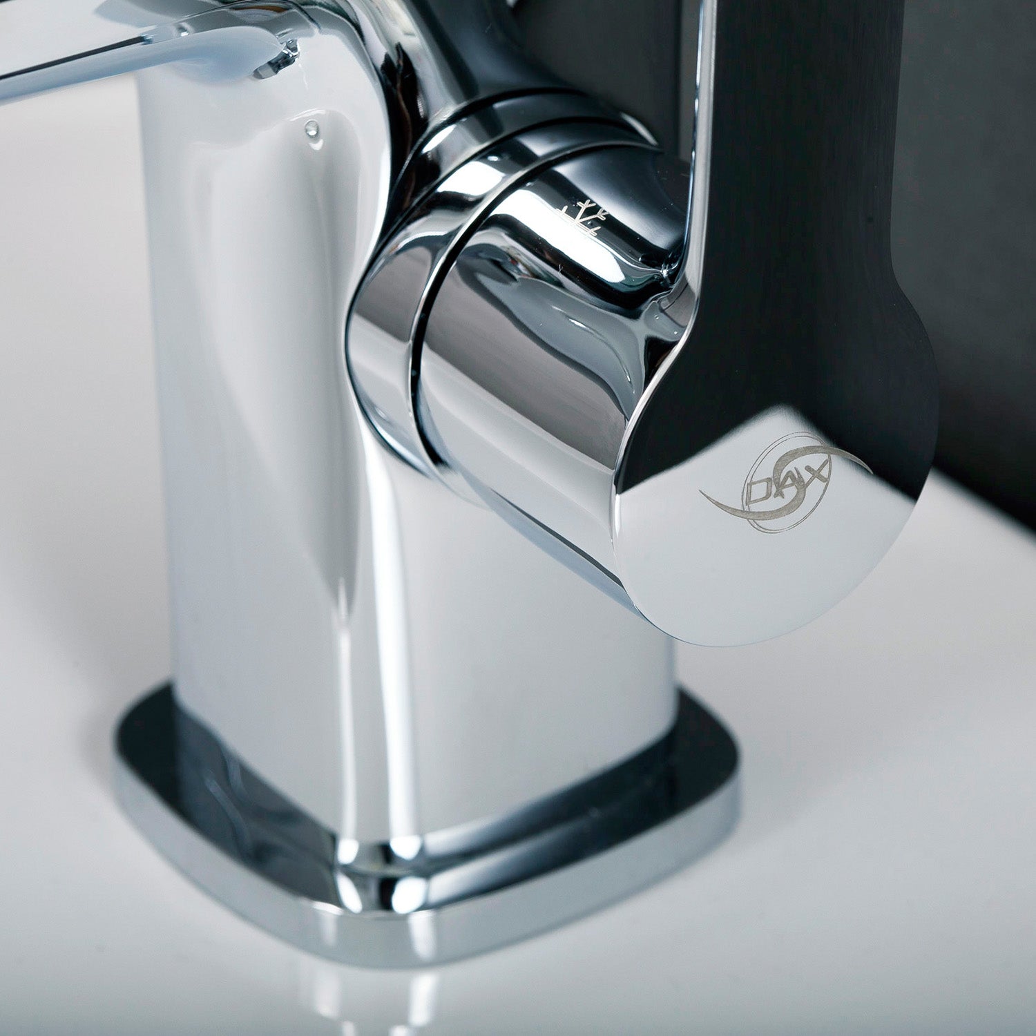 DAX Single Handle Bidet Faucet, Brass Body, Chrome Finish, 4-7/16 x 4-1/4 Inches (DAX-8583-CR)