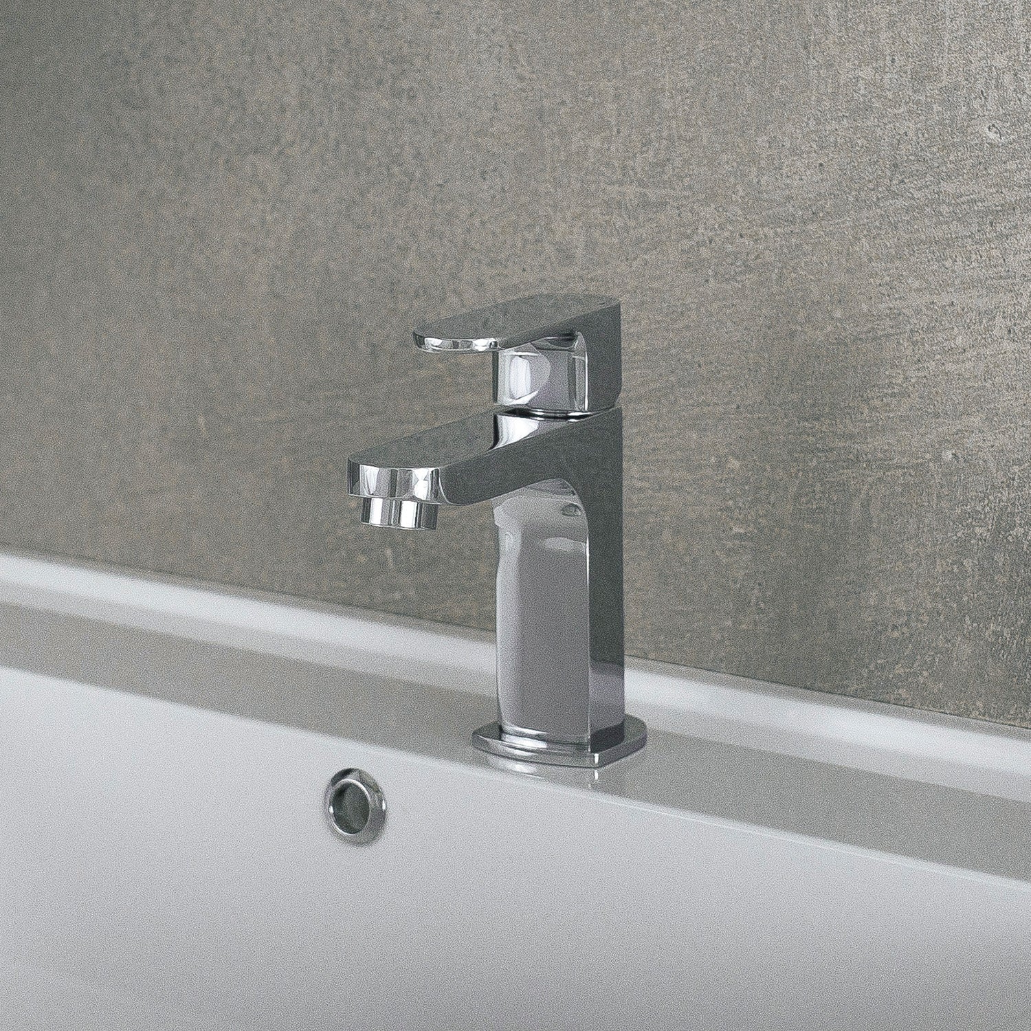 DAX Single Handle Bathroom Faucet, Brass Body, Chrome Finish, 3-15/16 x 5-13/16 Inches (DAX-9829)
